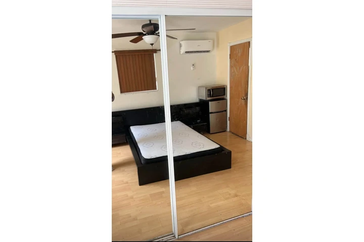 $850 : Cuarto de Renta image 6
