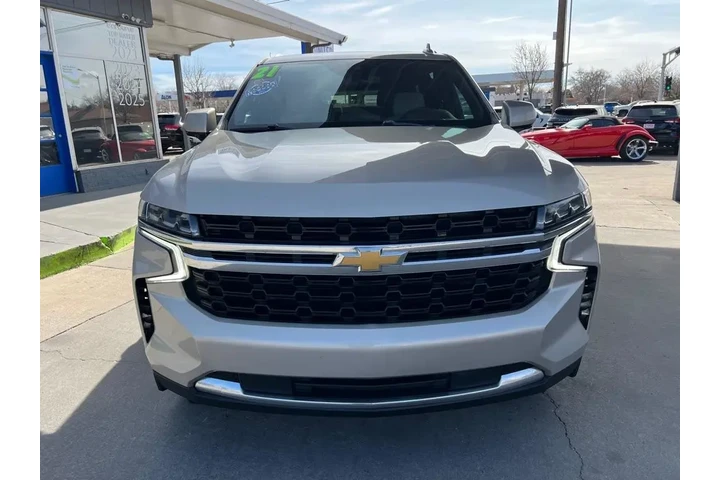 2021 Suburban LS 4WD image 2