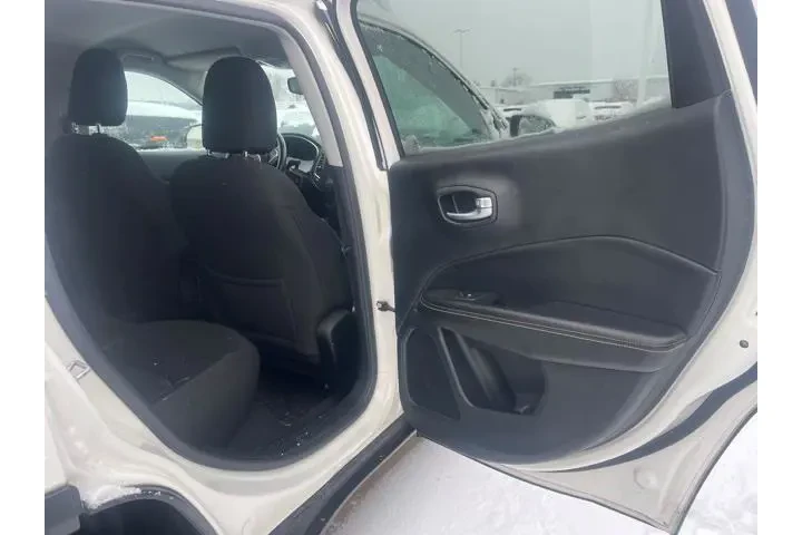 $13999 : Jeep Compass 2021 4x4 Sport image 9