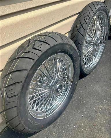 $1000 : Wheels and tires image 1