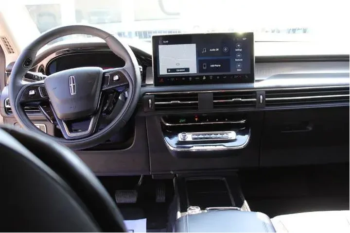 $34488 : Lincoln Corsair 2024 AWD Pre image 10