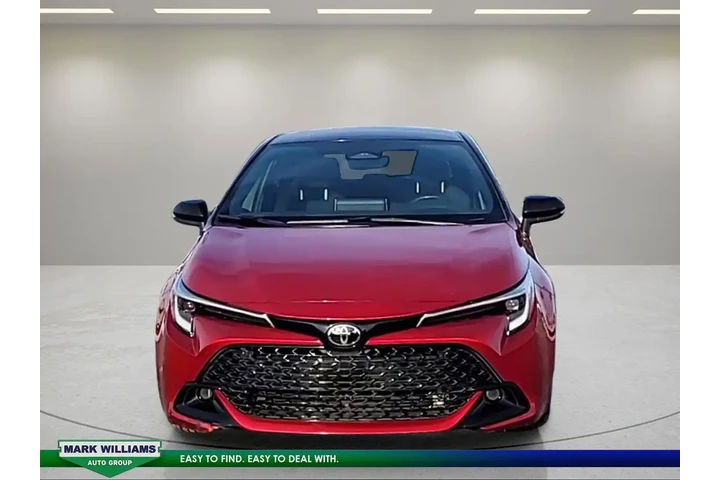 $23949 : Toyota Corolla Hatchback 202 image 2