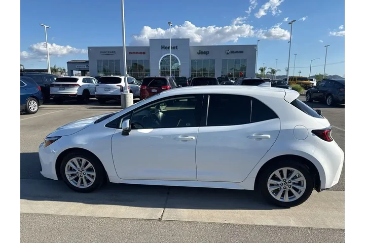 $20562 : Toyota Corolla Hatchback 202 image 5