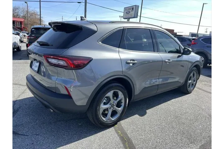 $28997 : Ford Escape 2025 ST-Line 4dr image 7