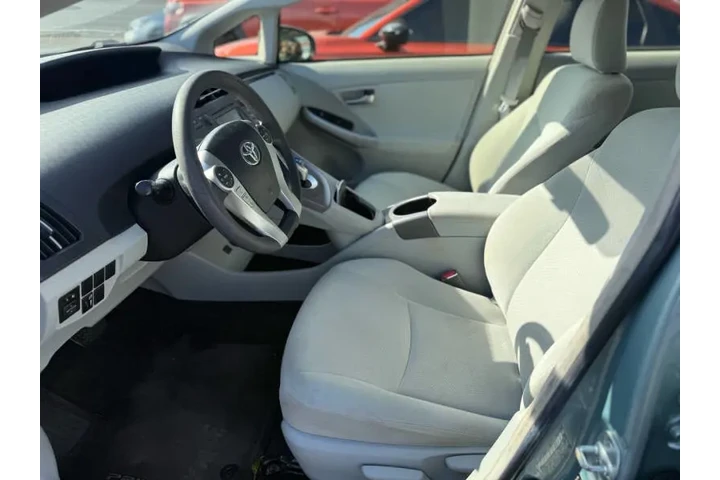 $14495 : 2015 Prius Two image 10