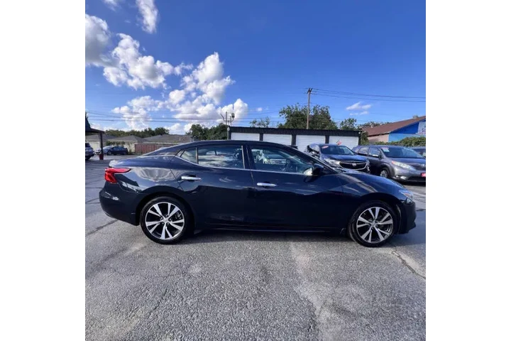 $11999 : 2017 Maxima 3.5 S image 6