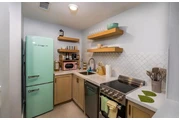 NEWLY UPGRADED TWO-STORY en Miami