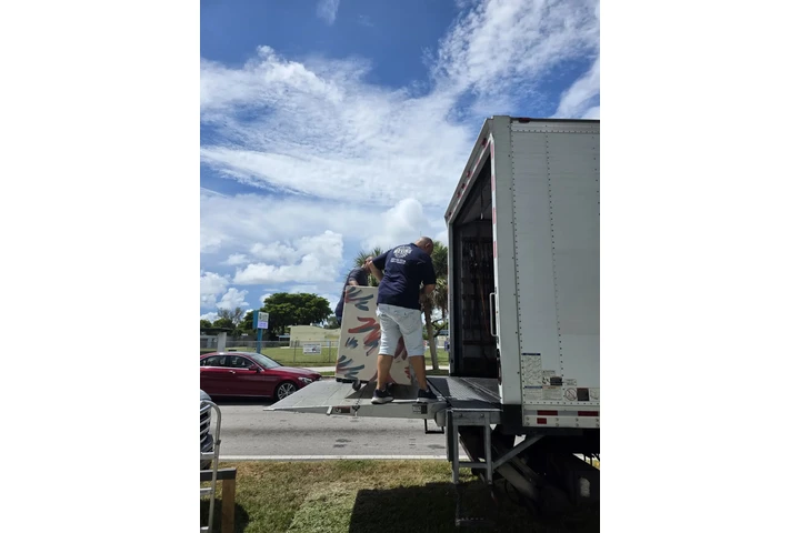 Quintero Delivery and Moving image 4