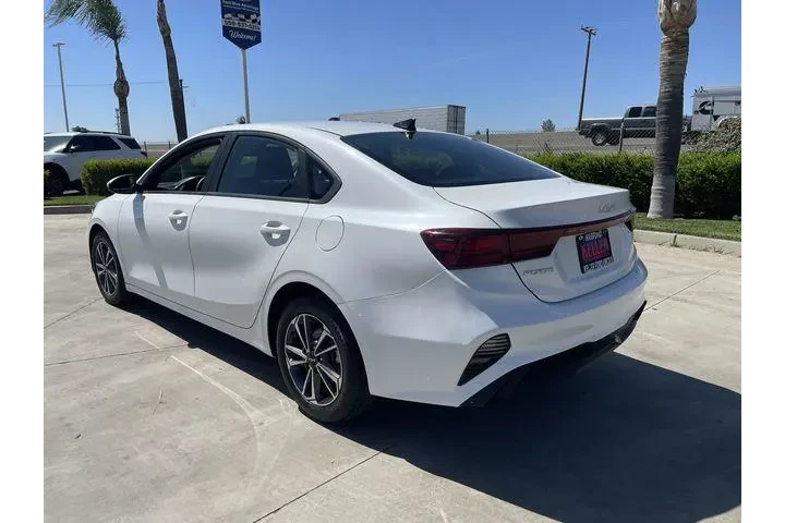 $19999 : Kia Forte 2024 LX 4dr Sedan image 6