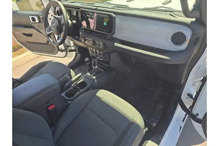 $36995 : Jeep Wrangler 2025 4x4 Sahar image 9