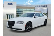 Chrysler 300 2023 S V6 4dr S en Miami