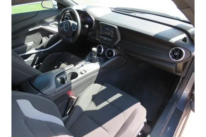 $22491 : Chevrolet Camaro 2019 LS 2dr image 6