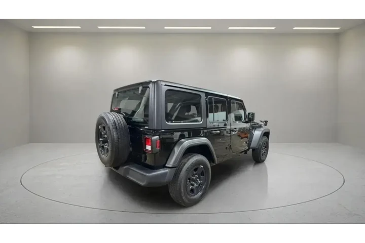 $30995 : Jeep Wrangler Unlimited 2022 image 3
