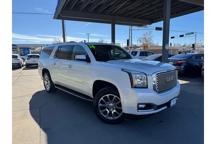 2016 GMC Yukon XL Denali 4WD image 3