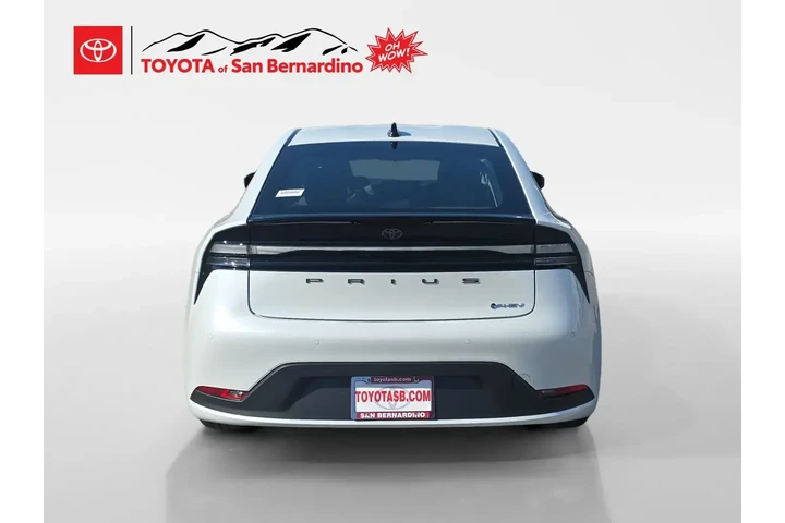 $35500 : Toyota Prius Plug-in Hybrid image 4