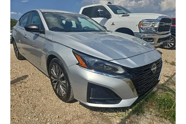 $18912 : Nissan Altima 2025 2.5 SV 4d image 1