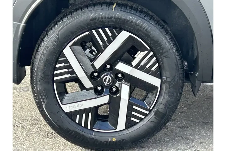 $26195 : Nissan Kicks 2026 SV 4dr Cro image 7