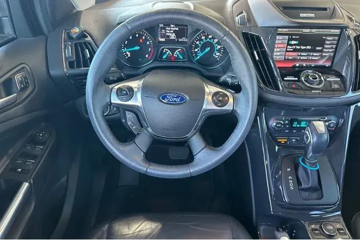 $12310 : Ford Escape 2015 Titanium 4d image 10