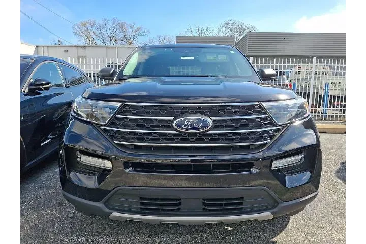 $33702 : Ford Explorer 2023 AWD XLT 4 image 1