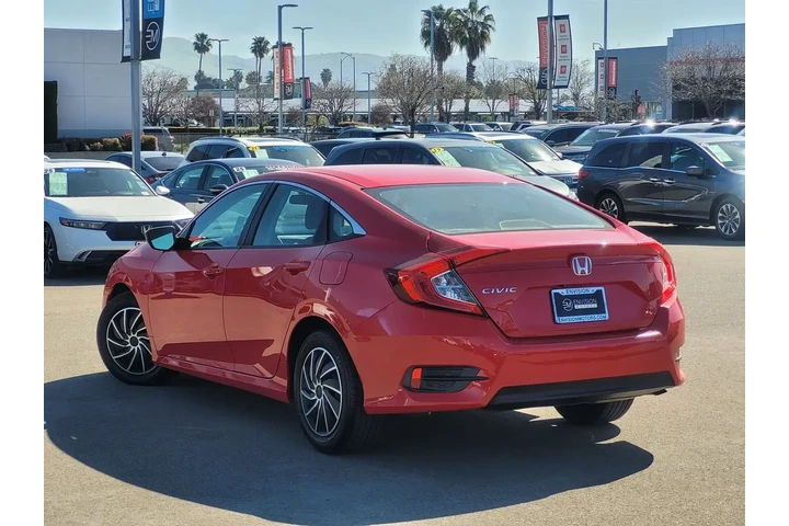 $19988 : Honda Civic 2017 LX 4dr Seda image 7