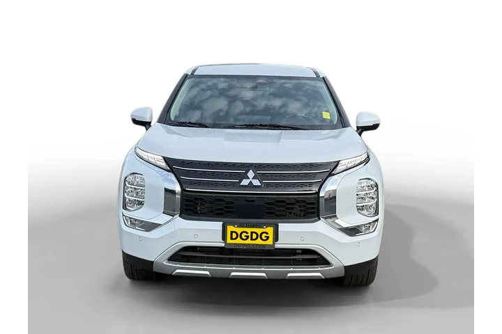 $24771 : Mitsubishi Outlander 2024 SE image 8