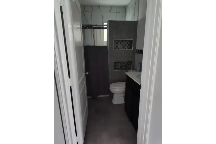 $1595 : HUNTINGTON PARK RENTO CASA image 6