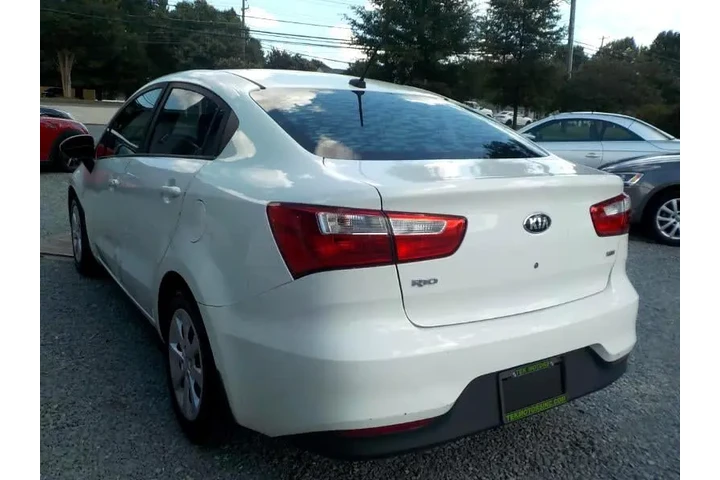 $7924 : 2017 Rio LX Auto image 3