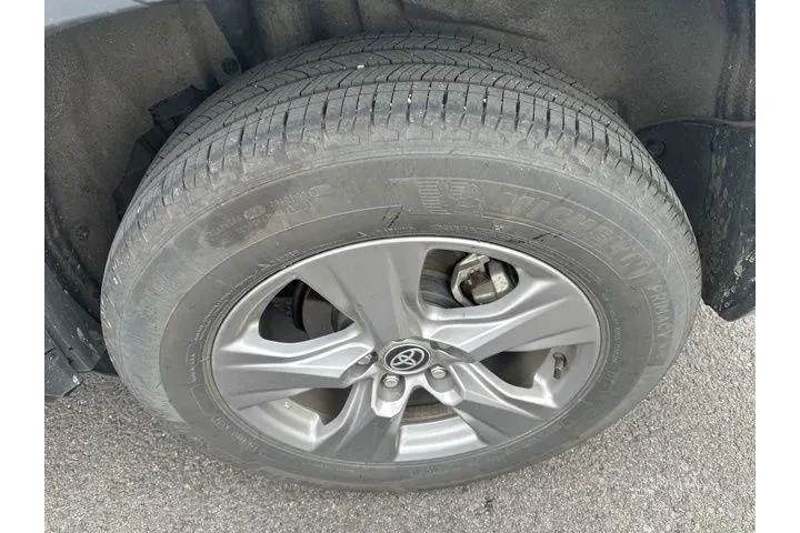 $29989 : Toyota RAV4 2024 AWD XLE 4dr image 8