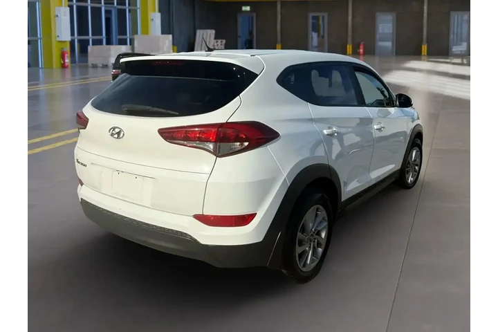 2018 TUCSON image 4