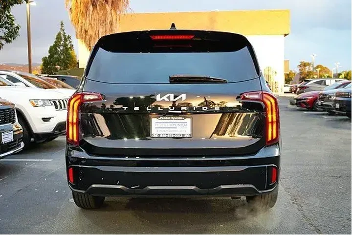 $28250 : Kia Telluride 2024 LX 4dr SU image 9