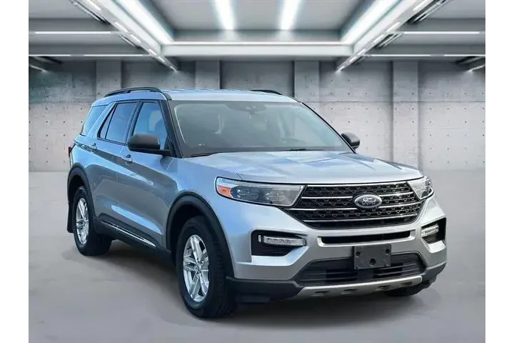$24355 : Ford Explorer 2022 AWD XLT 4 image 2
