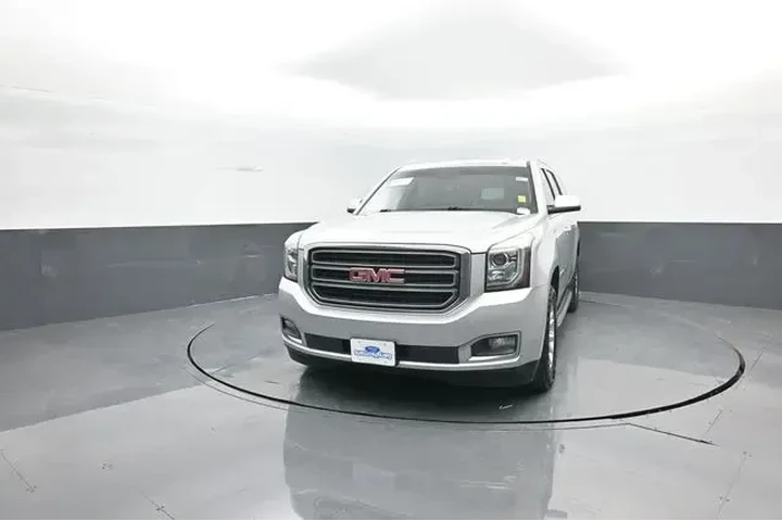 $22902 : GMC Yukon XL 2017 4x4 SLT 4d image 3