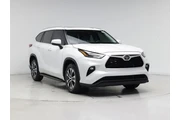 Toyota Highlander 2023 XLE 4
