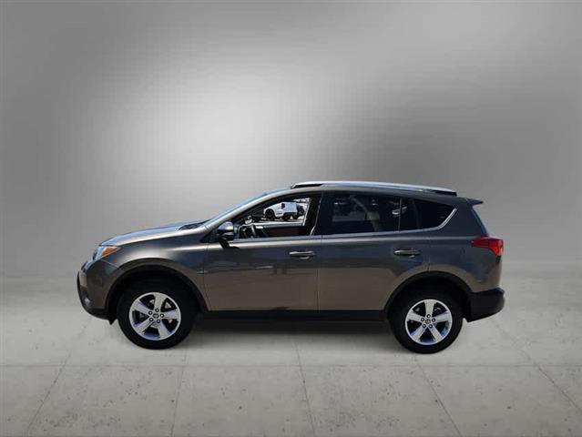 $16990 : Pre-Owned 2015 Toyota RAV4 XLE image 2