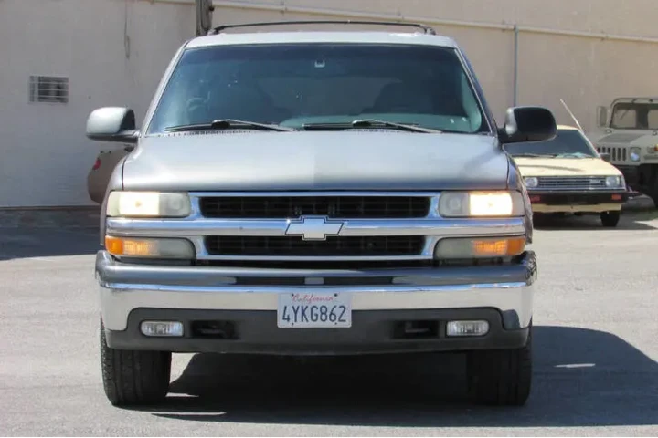 $4995 : 2002 Suburban 1500 LT image 5