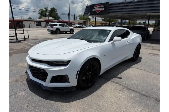 $27495 : 2023 Camaro LT image 3