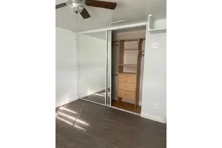 $2149 : RENTO CASA image 5