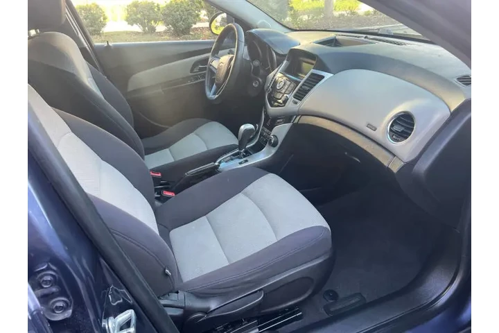 $8300 : 2014 Cruze LS Auto image 8