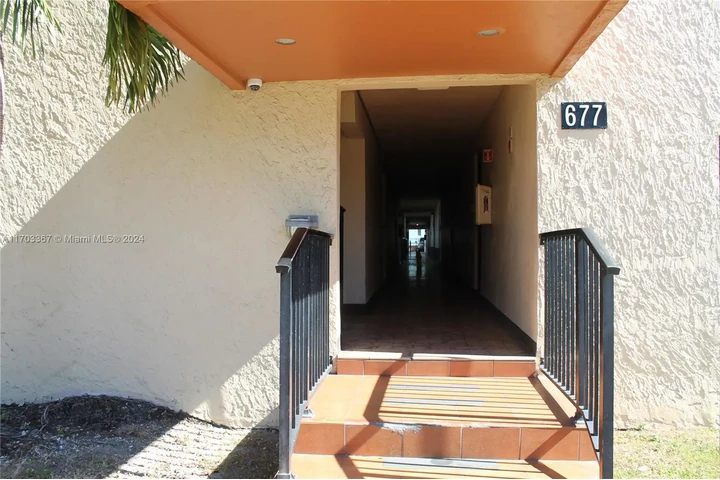$193000 : Apartment for Sale 1/1 image 3