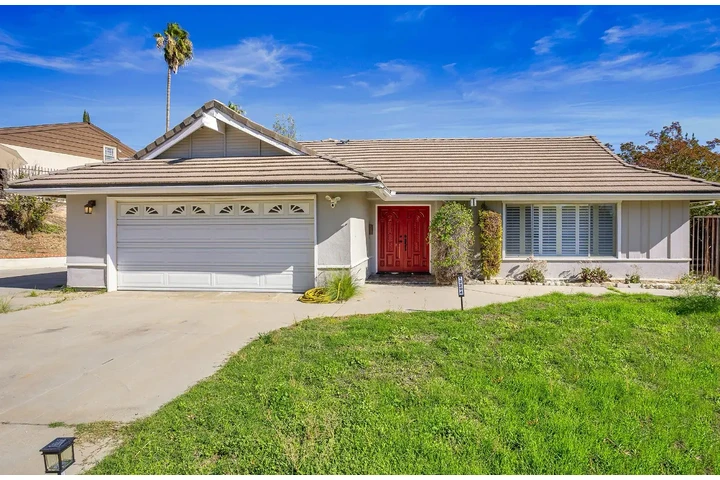 $2500 : 3 Bedrooms 2 Bath in South LA image 1