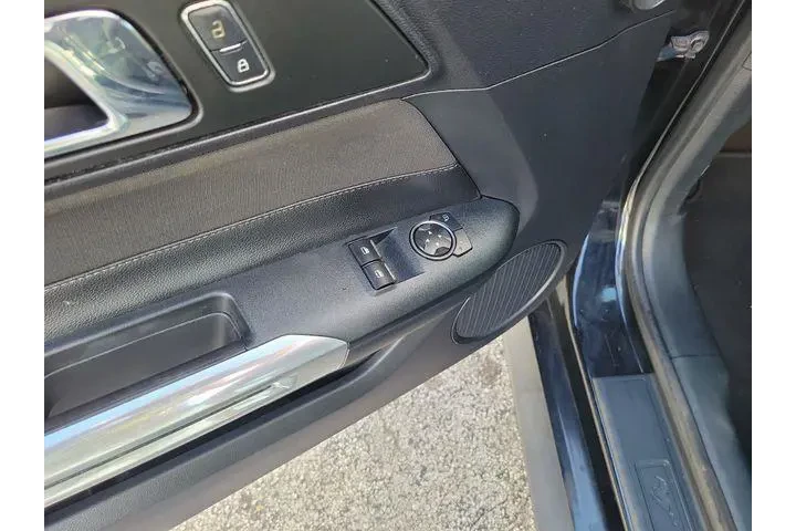 $8990 : Ford Mustang 2015 V6 2dr Fas image 9