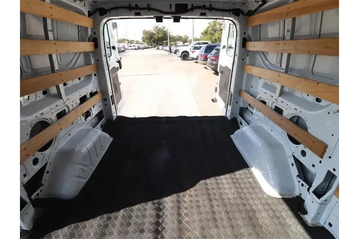$33085 : Ford Transit 2024 250 3dr LW image 8