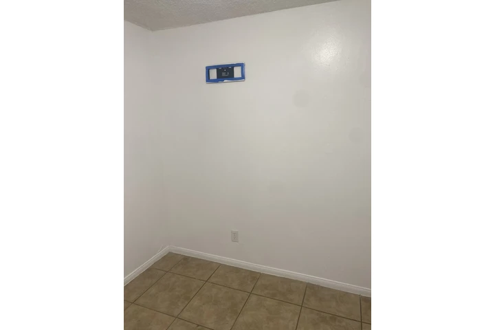 $1000 : Se renta cuarto image 3