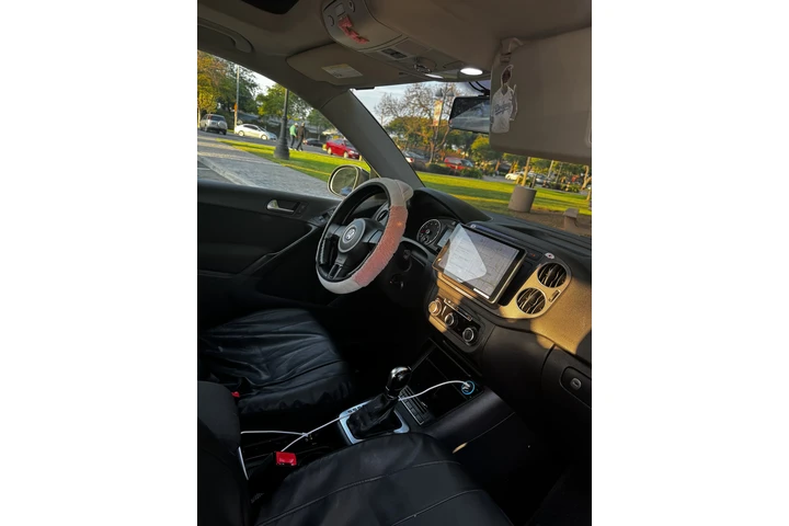 $7000 : Volkswagen Tiguan 2012 image 5