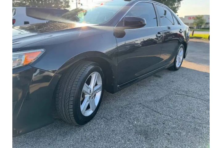 $9899 : 2014 Camry SE image 3