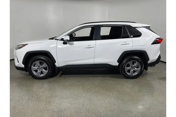 $35995 : Toyota RAV4 2025 AWD XLE 4dr image 6