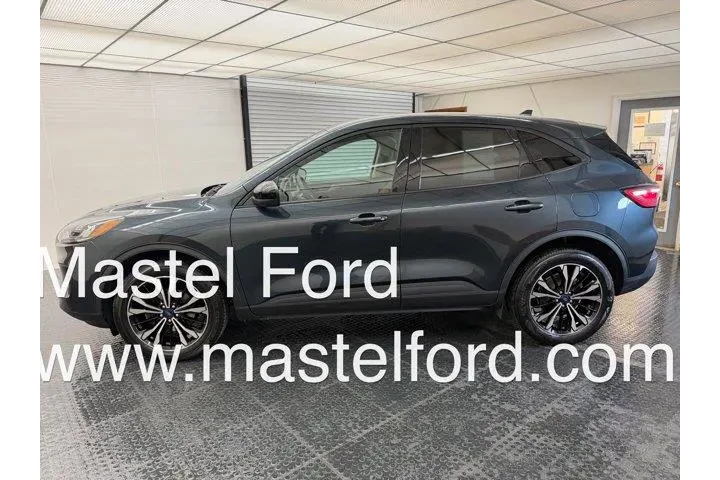 $20900 : Ford Escape 2022 AWD SE 4dr image 1
