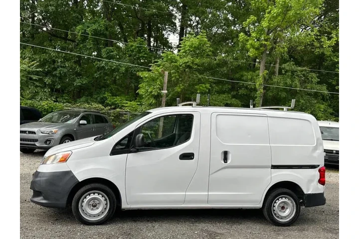 $11990 : 2018 NV200 image 5