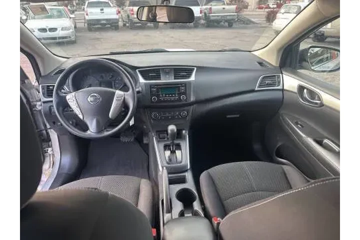 2017 Sentra SL image 6