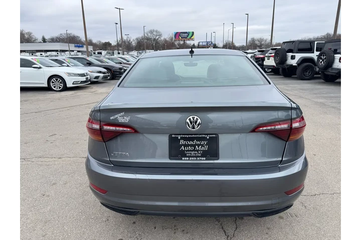 $11980 : 2019 Jetta R-Line image 3